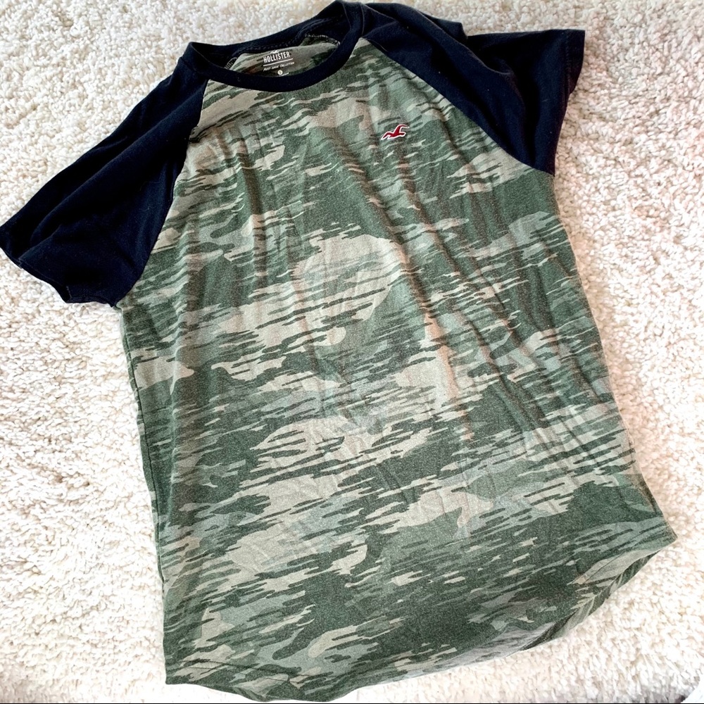 Hollister - Camouflage Must Have T-Shirt